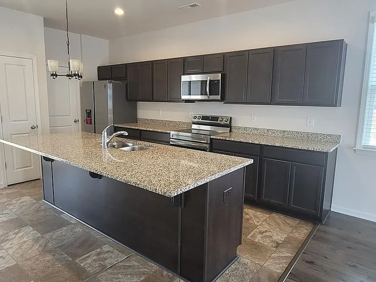 153 Valley Creek Dr — Photo 4