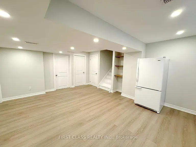 1353 Myron Dr #LOWER — Photo 31