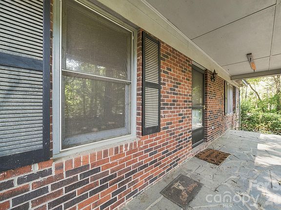 5th image of 11488 Beagle St