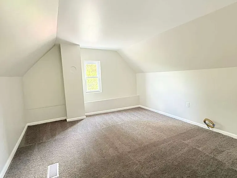 2021 Hampton St — Photo 13