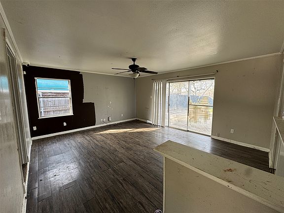 4th image of 625 Midvale Dr