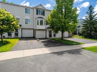 7772 Arboretum Village Cir, Chanhassen, MN 55317