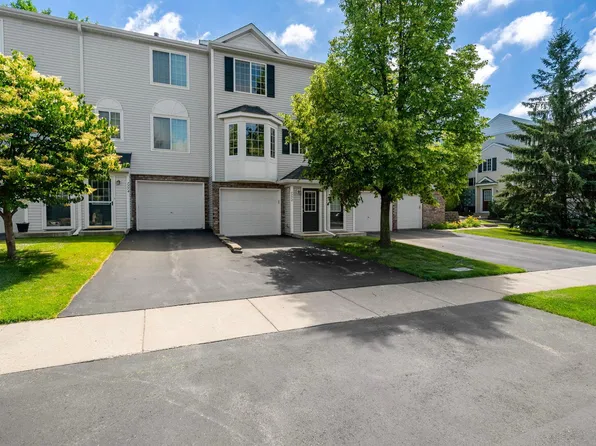 7772 Arboretum Village Cir, Chanhassen, MN 55317