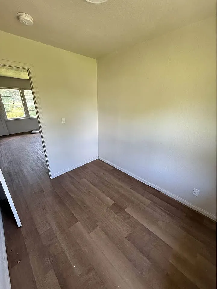 3 bed, 650 sqft, $975 — Photo 2