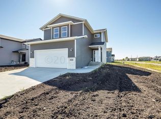1133 Eaglewood Ave, West Fargo, ND 58078