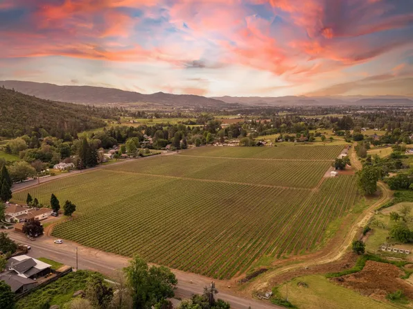 2871 Griffin Creek Rd, Medford, OR 97501