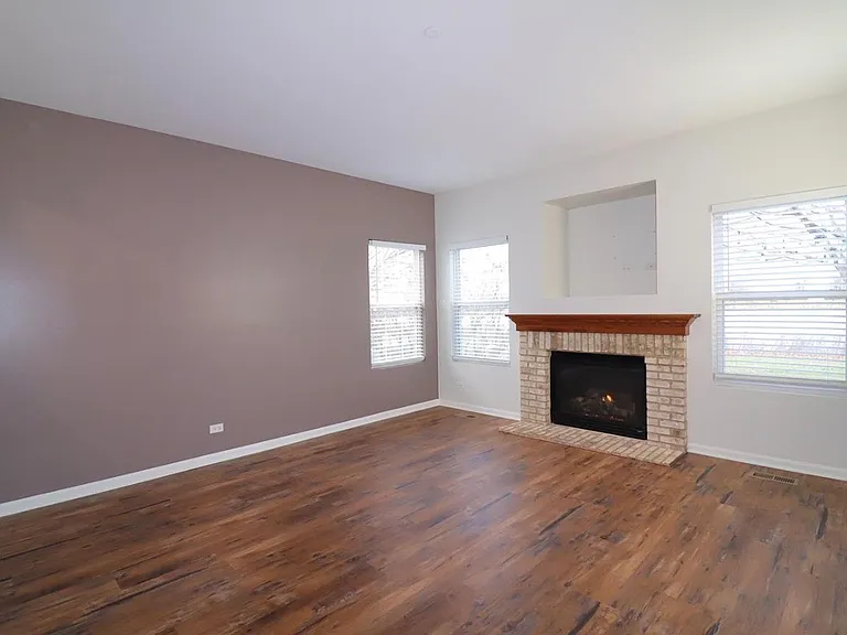 1940 Candlelight Cir — Photo 5