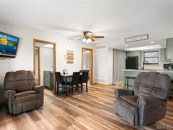 3rd image of 255 Lone Oak #26