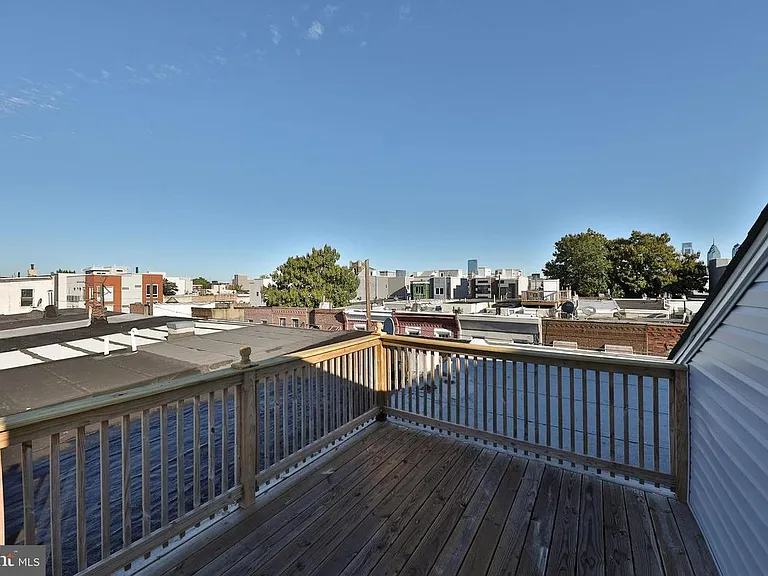 2044 Mountain St — Photo 13