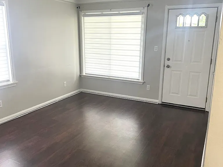 18740 Carlysle St — Photo 12