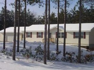 10930 Red Pine Ct, Waupaca, WI 54981