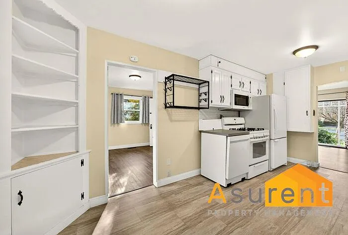 270 Morton St — Photo 12