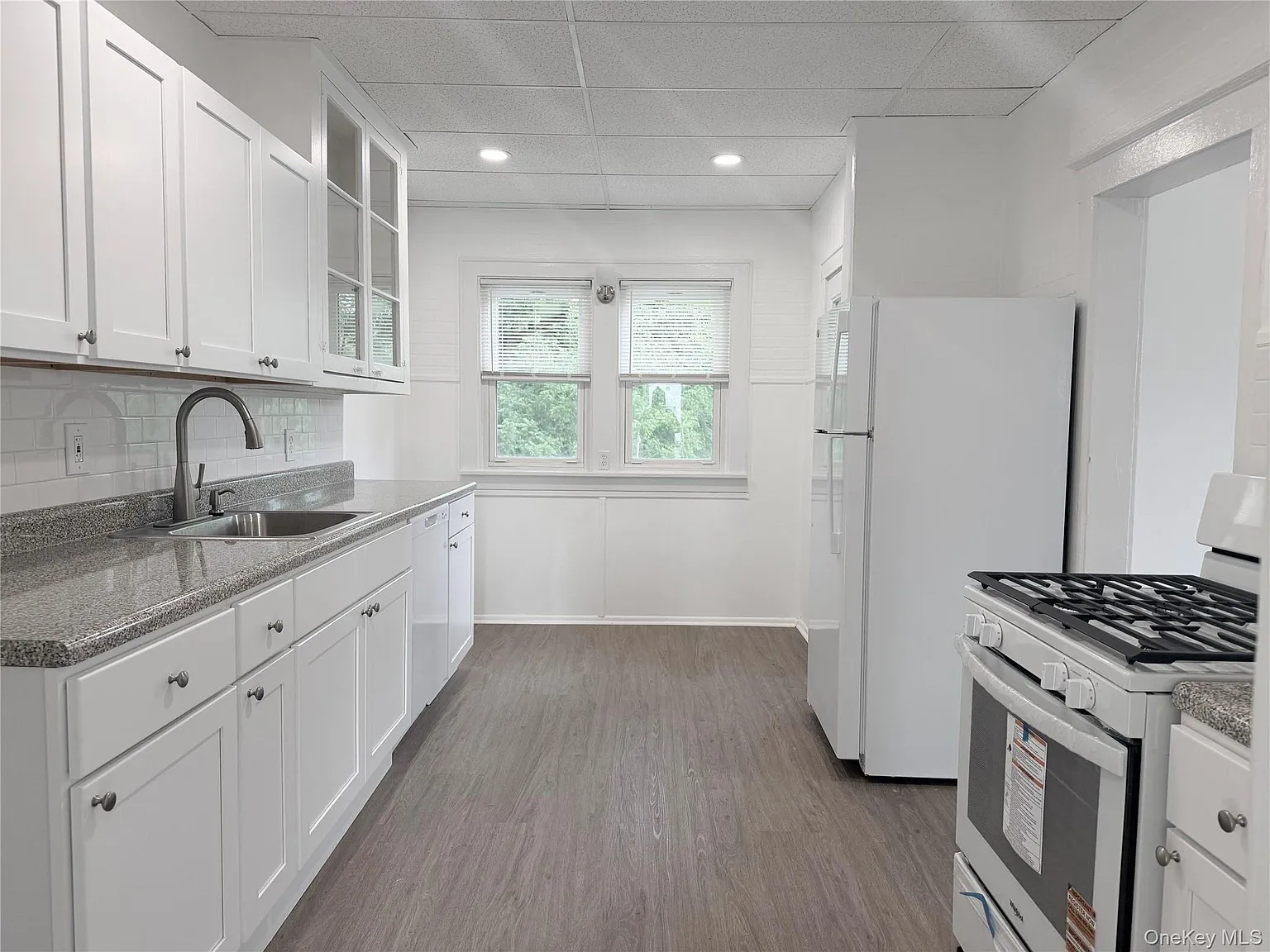 2 bed, 1.0 bath, 1000 sqft, $1,975 — Photo 3