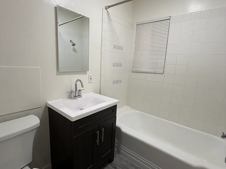 485 Riverdale Dr #9 — Photo 2