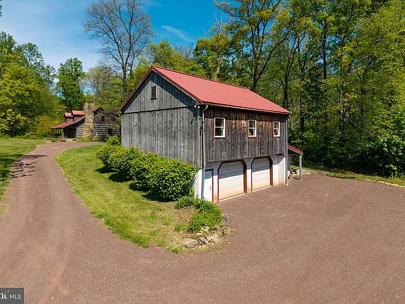 4th image of 533 Mount Pleasant Rd
