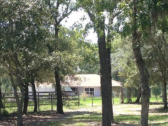 3rd image of 12117 Oakwood Dr
