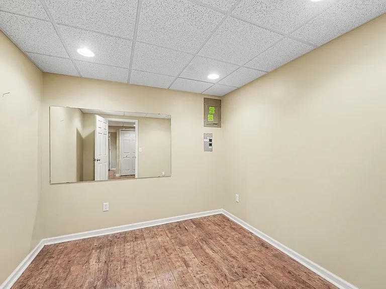 701 Charing Ct — Photo 18