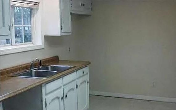 2nd image of 4311 Hiram Lithia Springs Rd