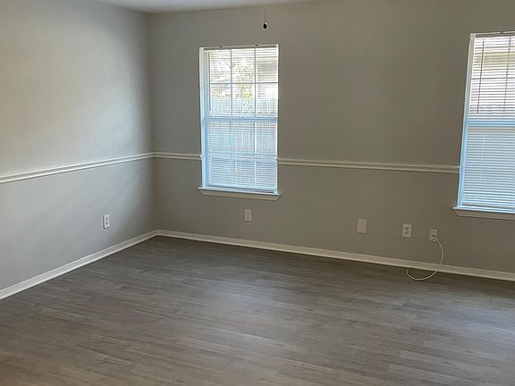 3rd image of 600 N Montgomery St