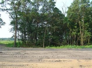 8513 Old Oak Dr, Demotte, IN 46310