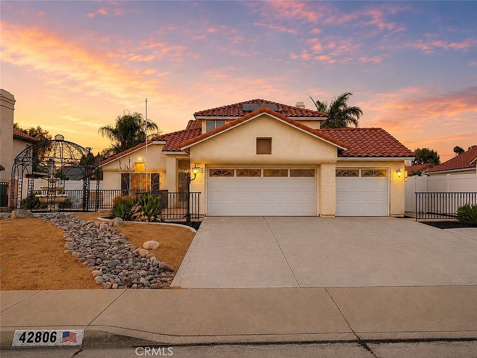 1st image of 42806 Avenida Tigre