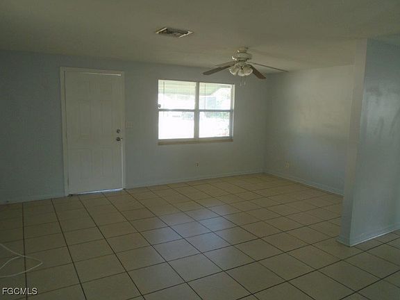 2nd image of 1627 Beachwood Dr
