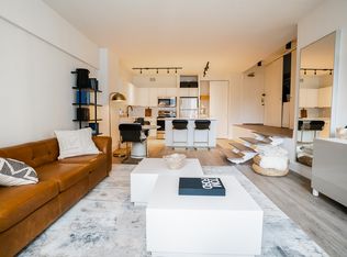 21 E Chestnut St APT 6G, Chicago, IL 60611