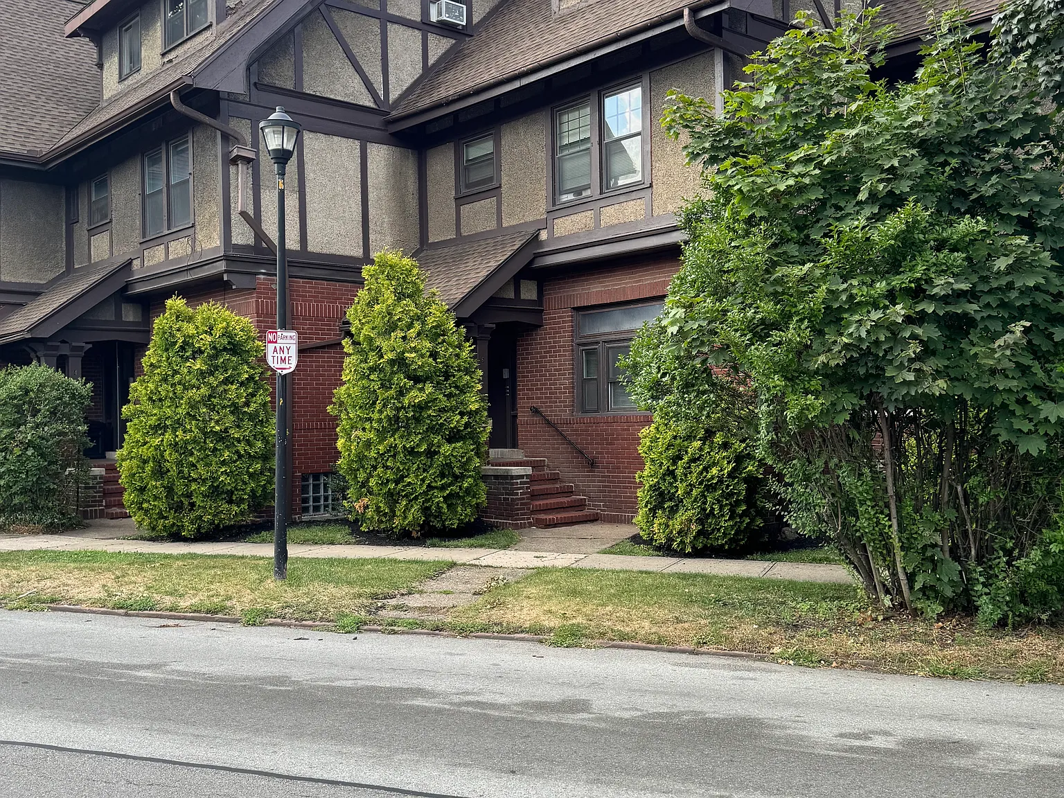 1 bed, 900 sqft, $1,100 — Photo 2