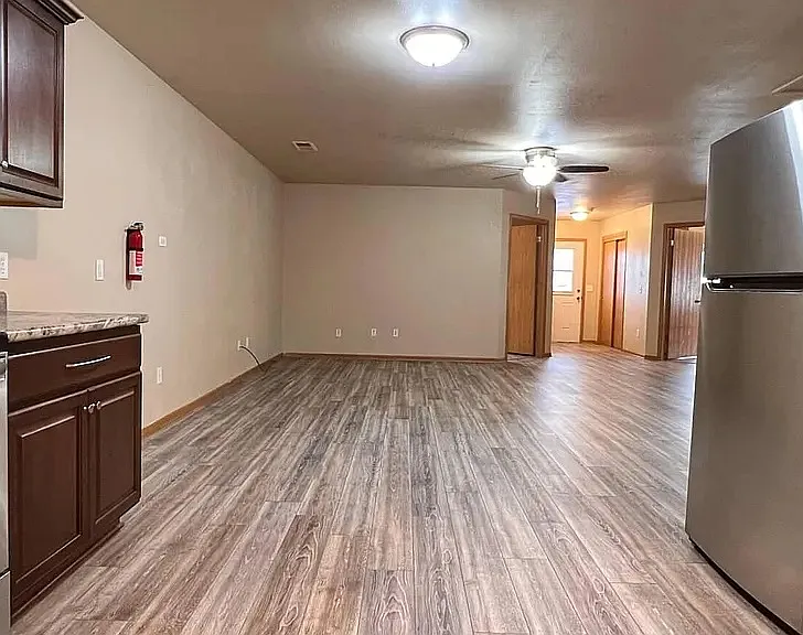1010 Grove St — Photo 1