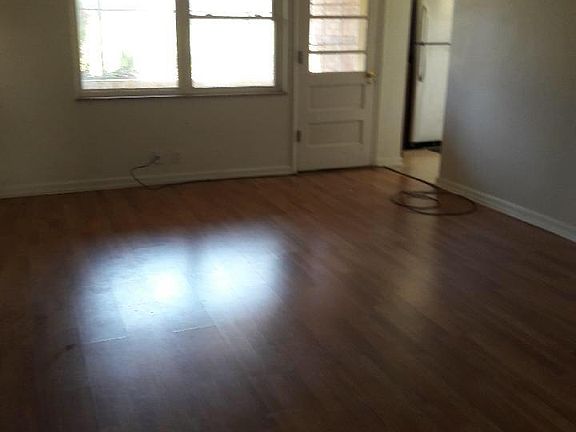 5th image of 2216 Kenwood Blvd APT 2