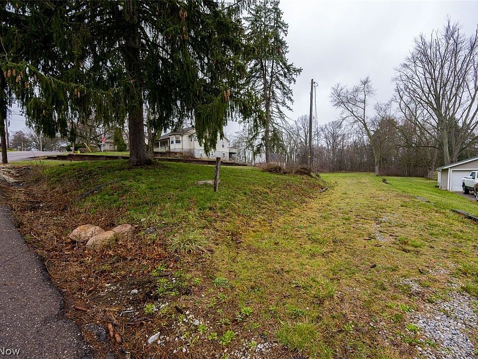 2nd image of 1713 Woods Rd