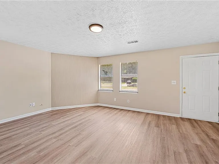 217 Tanglewood Dr #B — Photo 4