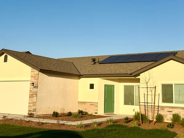 1006 Aggies St, Delano, CA 93215