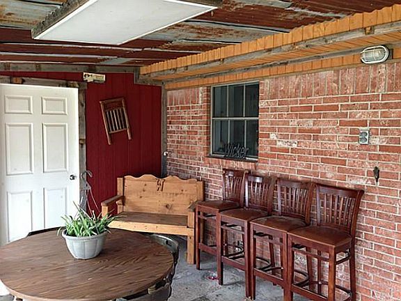 3rd image of 2624 N Fm Road 113