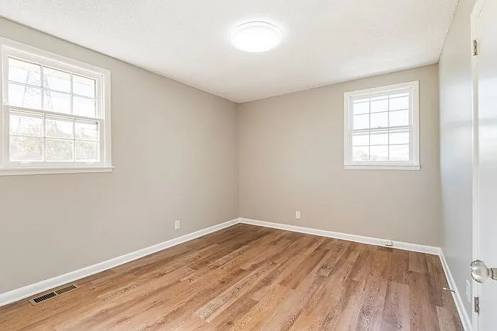 743 McPherson Dr — Photo 13