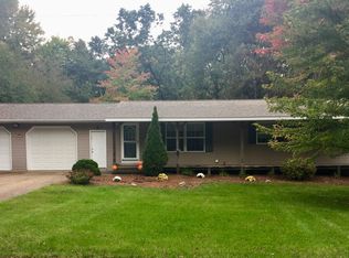 10977 Woodbushe Dr SE, Lowell, MI 49331