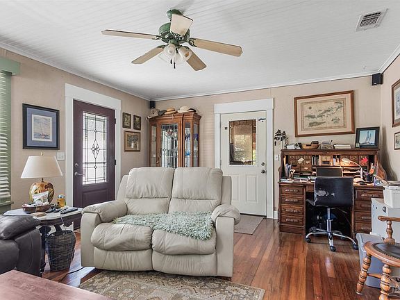 4th image of 502 E Sunset Ave