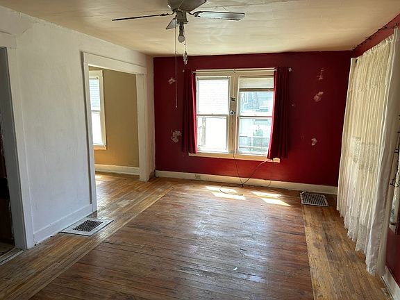 3rd image of 403 Jackson Ave