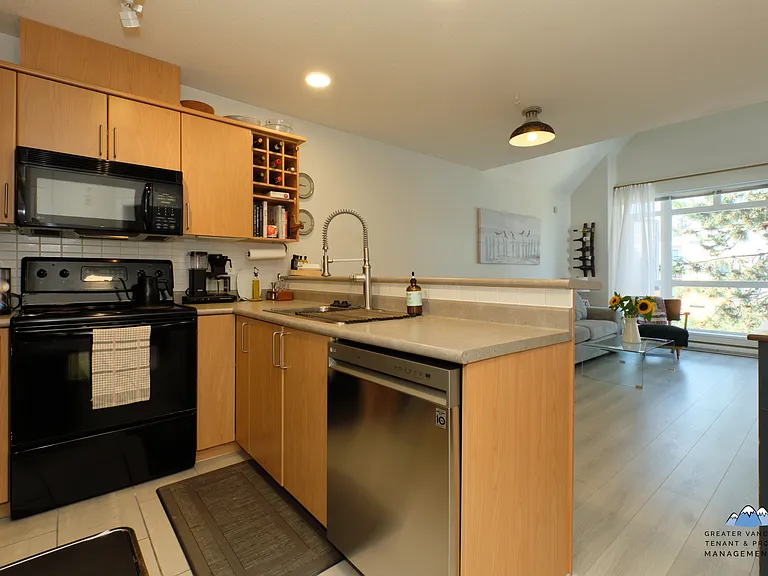 3142 Saint Johns St — Photo 7