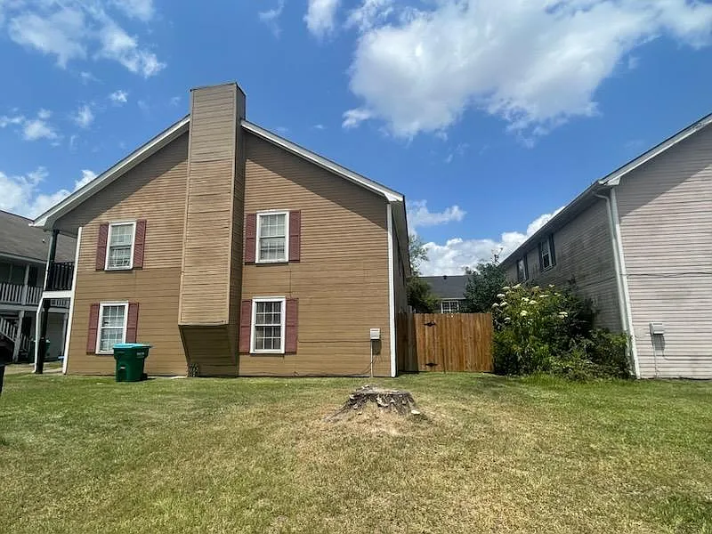 612 Rue St Martin #B — Photo 2