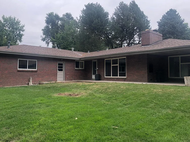 7990 Crest Dr — Photo 17