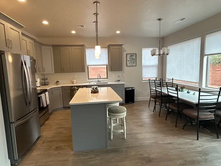 460 E Mohawk Dr — Photo 13