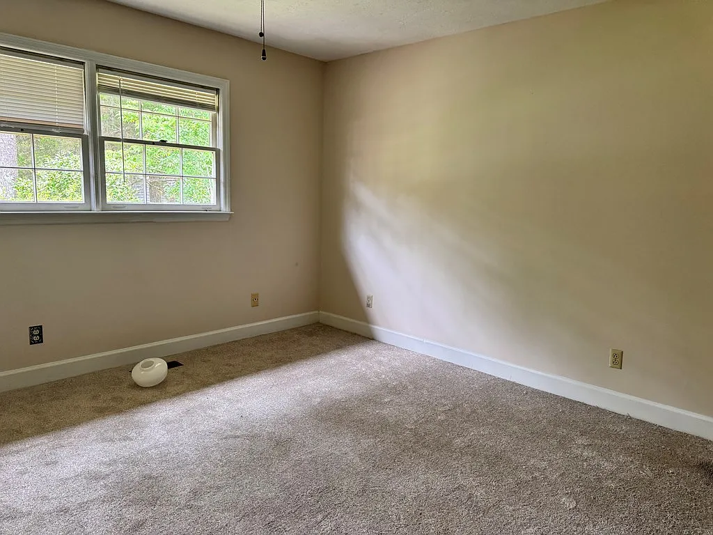 3 bed, 2.0 bath, 1666 sqft, $1,800 — Photo 4