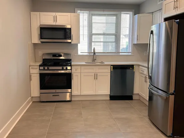 143 Linton St, Philadelphia, PA 19120