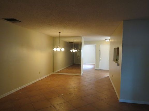 5th image of 2411 Antilles Dr