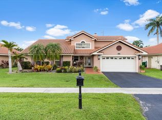 1531 W Oak Knoll Cir, Davie, FL 33324