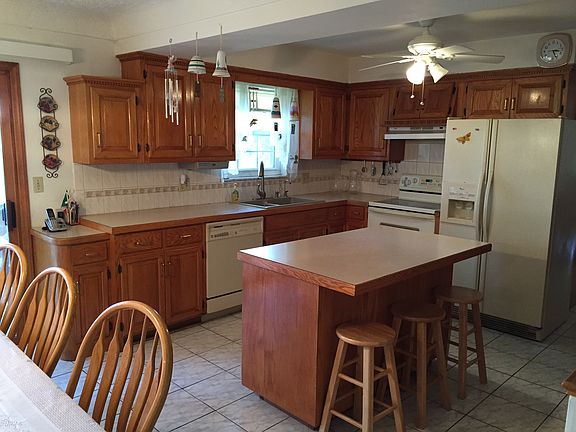 2nd image of 100 W Garwood Dr