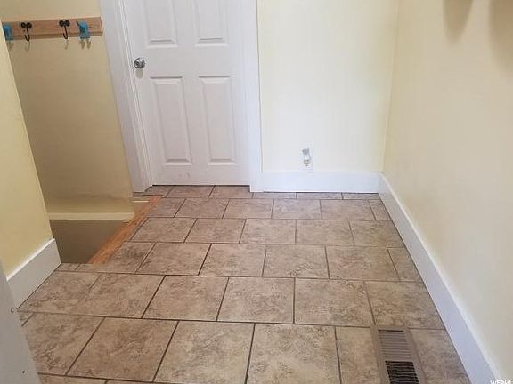 5th image of 161 E Whitlock Ave