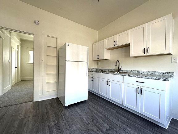 3rd image of 2066 Columbia St APT 3