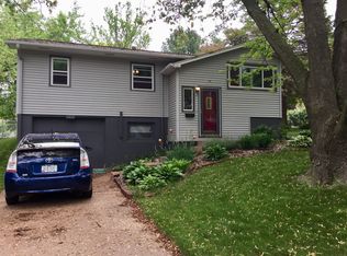 1512 Crosby Ln, Iowa City, IA 52240